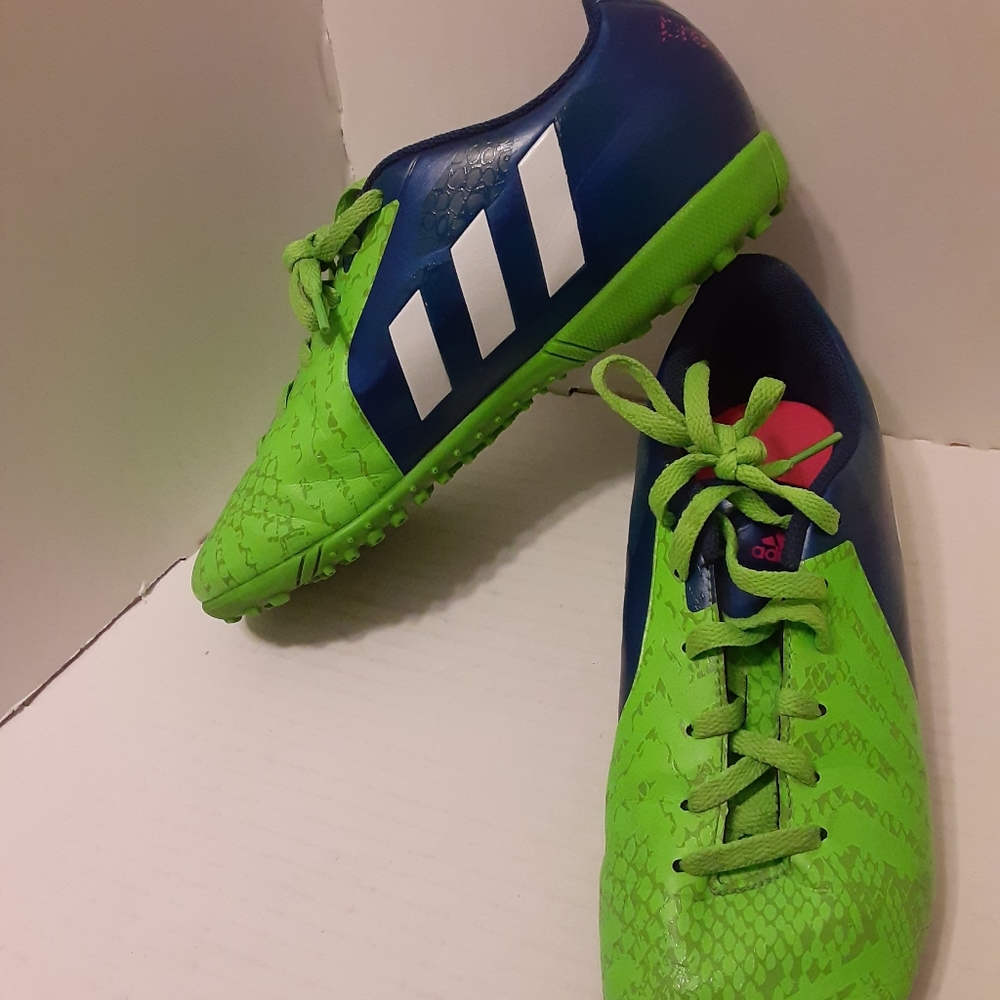 2014 Adidas Predito Instinct TF Soccer Cleats, Male Size 5.5 Preowned Green Blue